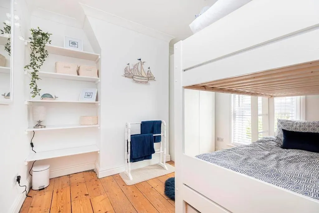 Bournecoast - Lovely Two Bedroom Victorian Holiday Home - Garden - Wifi - Hb8500 Bournemouth 0*,  United Kingdom